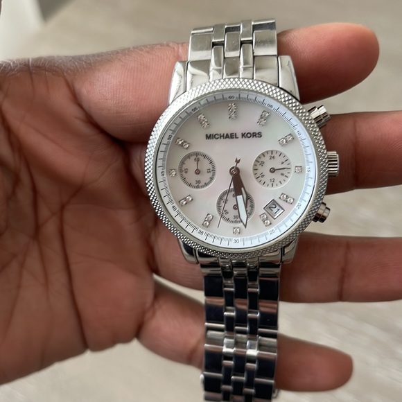 MICHAEL KORS WATCH! - Picture 3 of 7